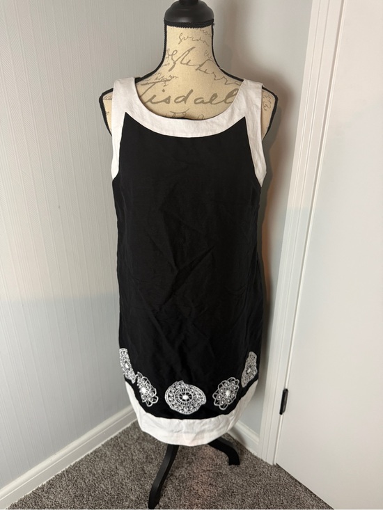 Jessica Howard Dresses & Skirts - Jessica Howard Black Linen Blend Dress with White Bead embroidered size 14